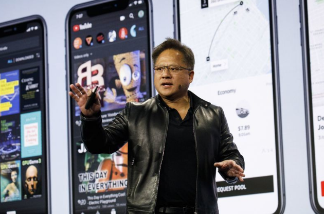 英伟达 CEO  黄仁勋：有兴趣考虑让英特尔代工芯片