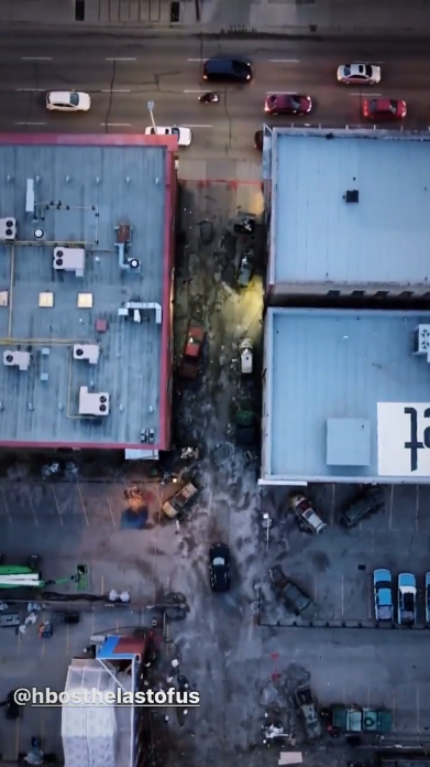 《最后的生还者》真人剧片场航拍视频 还原<a href=