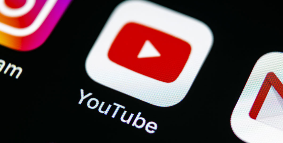 网络名人，13岁岛国，主播5周年庆典，一度声称弃校求自由。