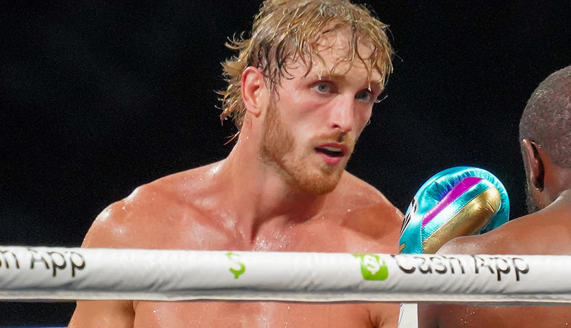 网红Paul出道WWE摔角 脖挂600万美元宝可梦卡引热议