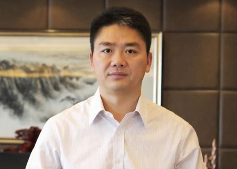 宣布刘辞去CEO一职，由接任。