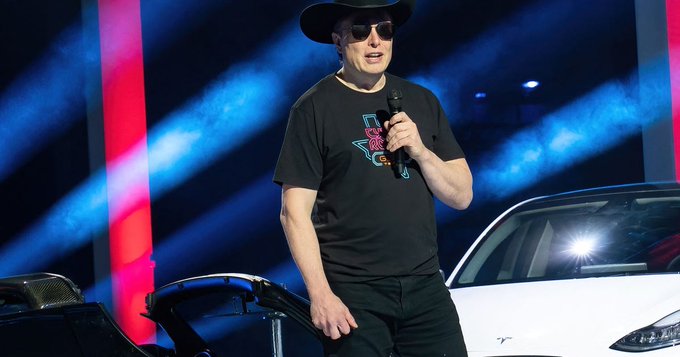 马斯克出价430亿美元收购Twitter