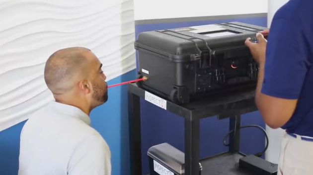 FDA批准全新新冠检测设备 只需吹气检测且立等可取