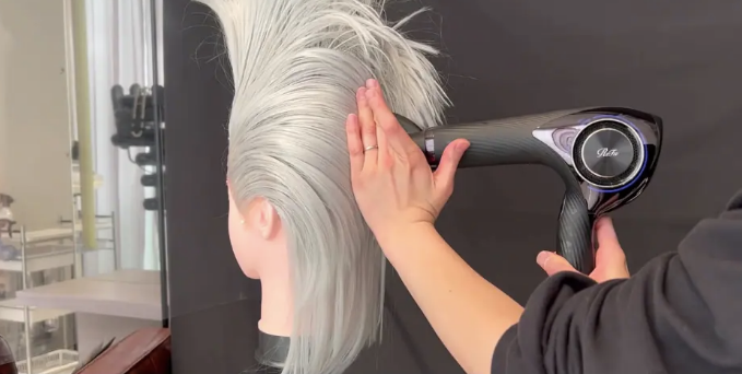 高玩发型师完美打造高难动漫角色发型 JOJO波鲁纳雷夫再现