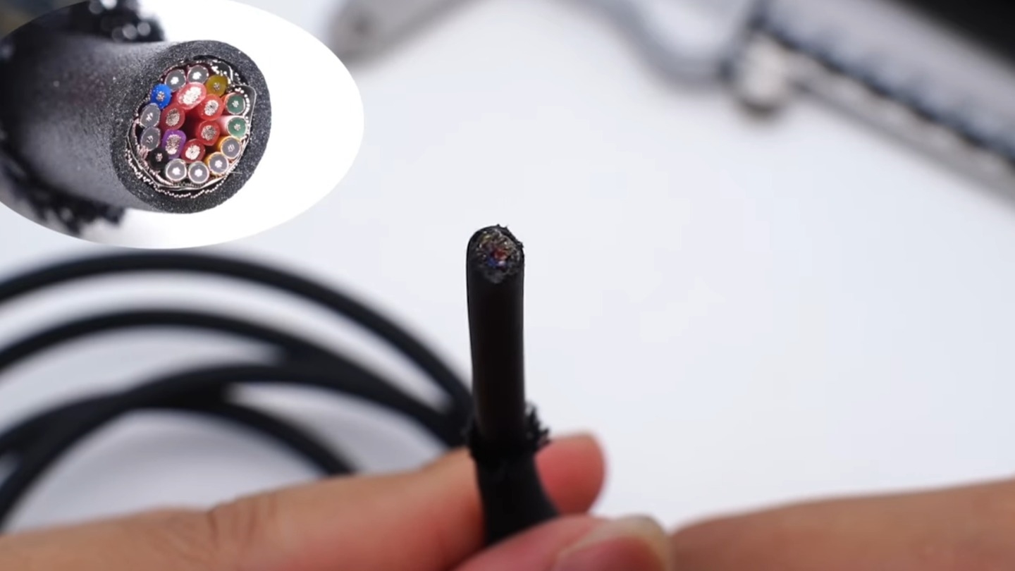 大神拆解苹果949元“天价”连接线：含19根同轴线