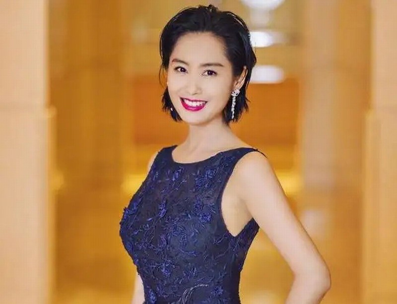 惊悚电影《皮囊》概念海报 朱茵成泰燊领衔主演