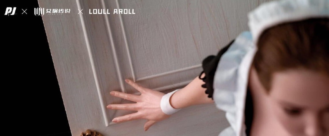 国内全铂金硅胶性感女仆雕像预售 售价1.68万元