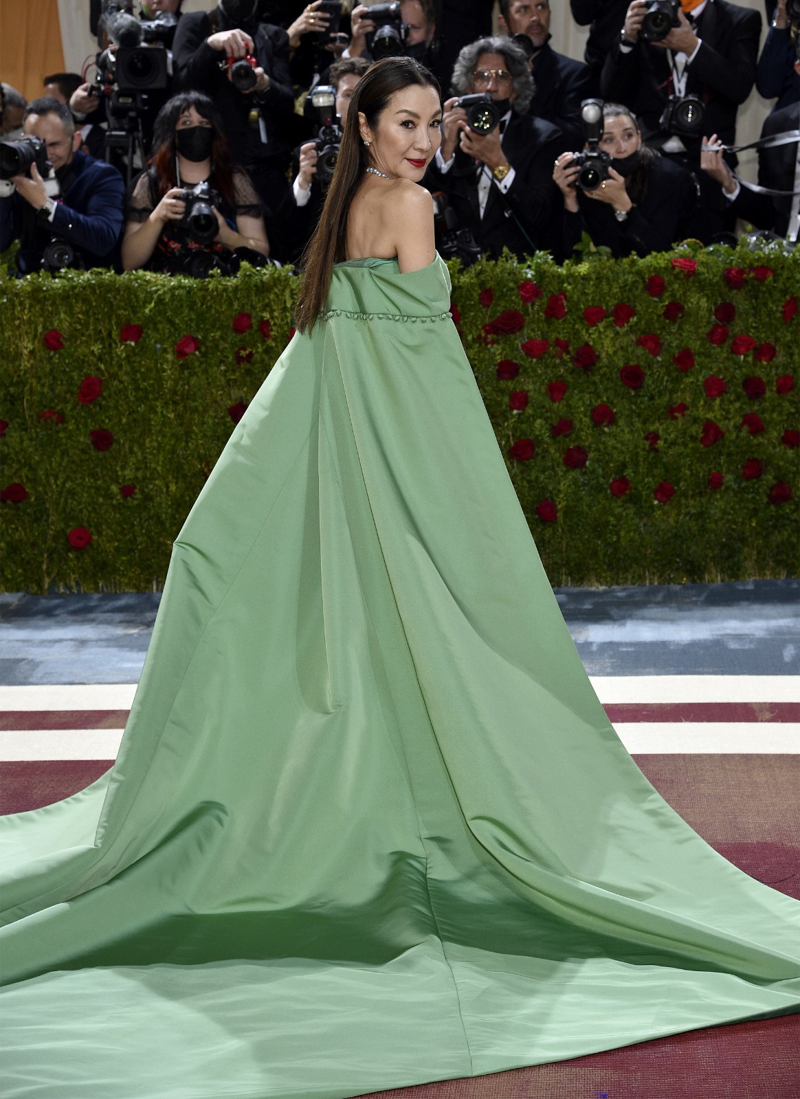 众星云集！马斯克、谷爱凌亮相“时尚奥斯卡”红毯