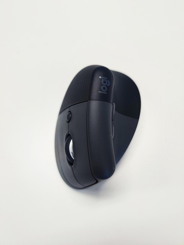 罗技Lift人体工学立式鼠标评价：人体工学流畅功能，舒适办公之选。