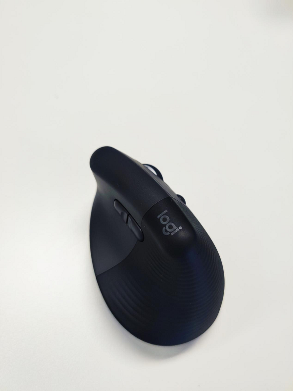 罗技Lift人体工学垂直鼠标测评：人体工学+流畅功能，舒适办公之选