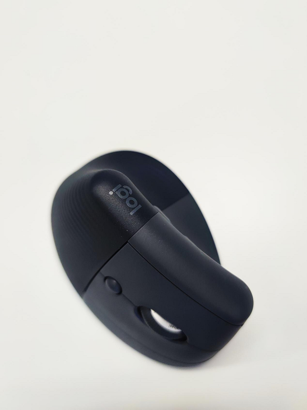 罗技Lift人体工学垂直鼠标测评：人体工学+流畅功能，舒适办公之选