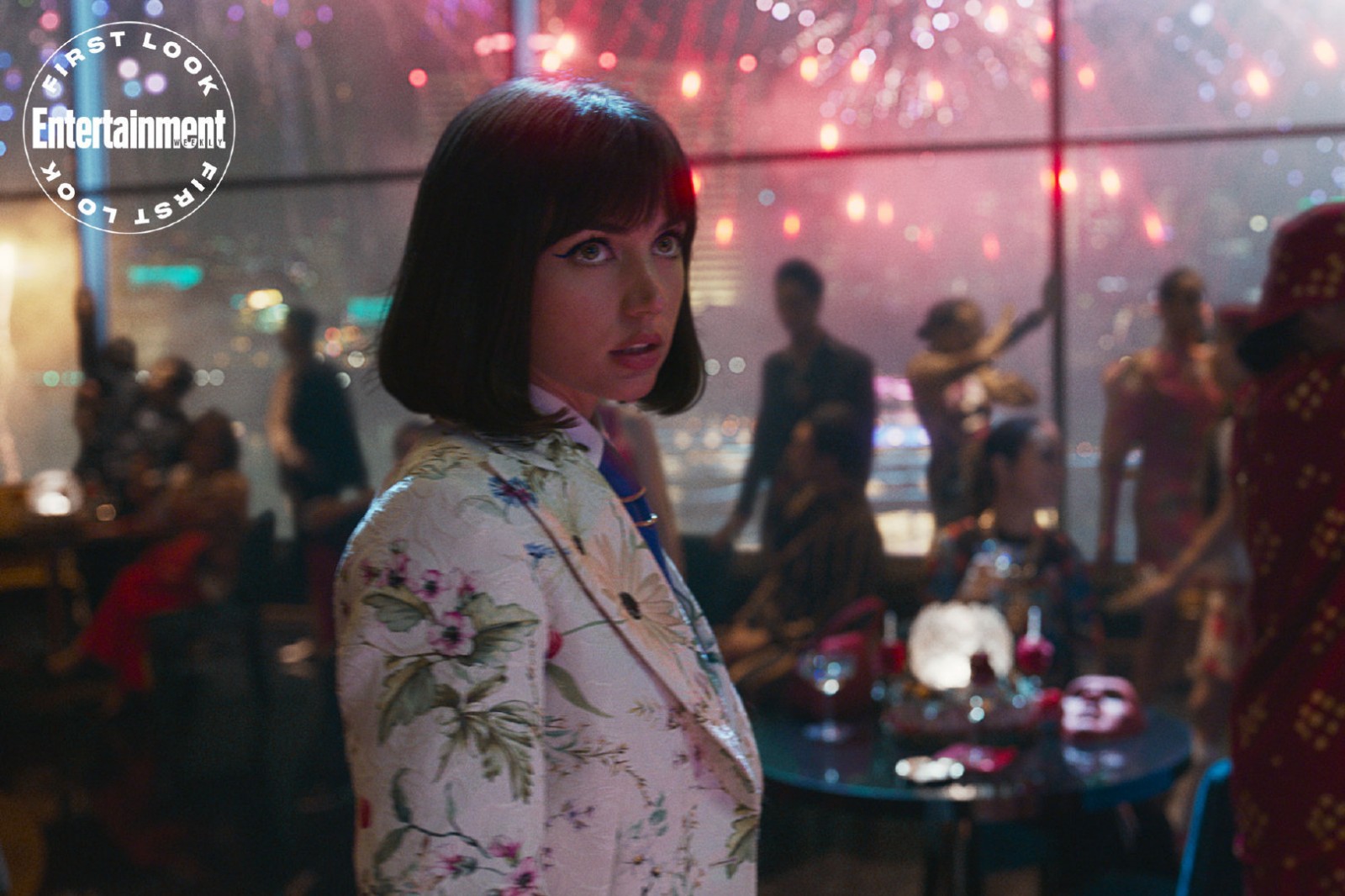 网飞新片《灰色人》剧照 瑞恩高斯林和美队主演