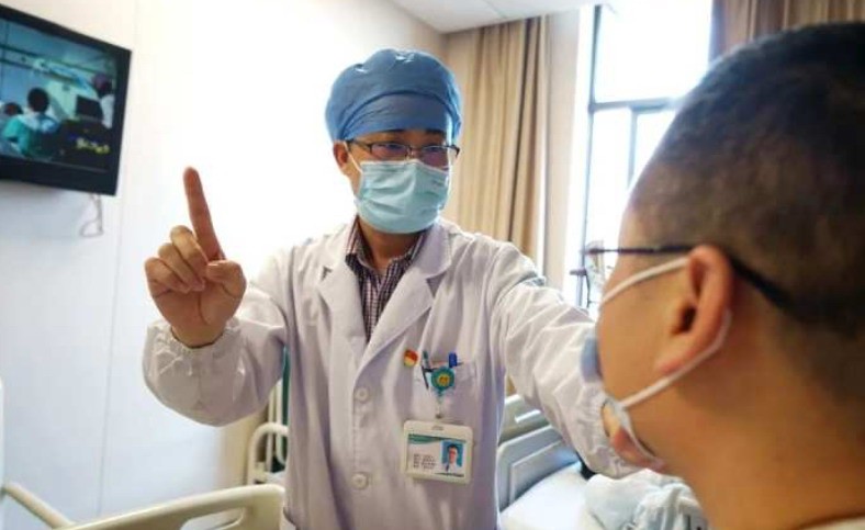 通宵打游戏，32岁男生不听身体！医生提醒