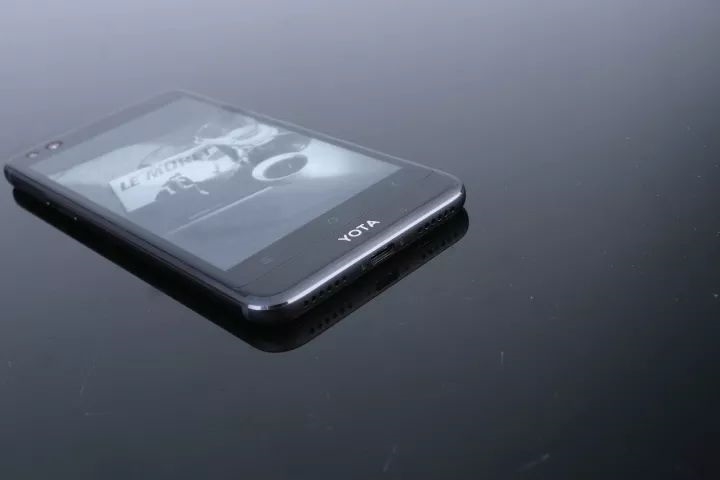 全新iPhone首曝光：前后双屏设计 最快明年推出