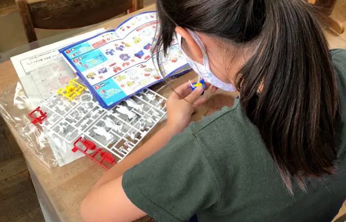 科普从小学抓起 万代学做钢普拉活动半年推广1400校