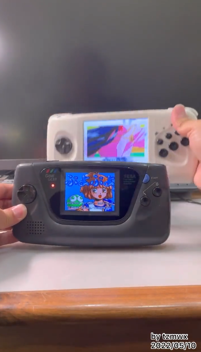 技术高玩演示自制世嘉土星掌机版 情怀直接兑现