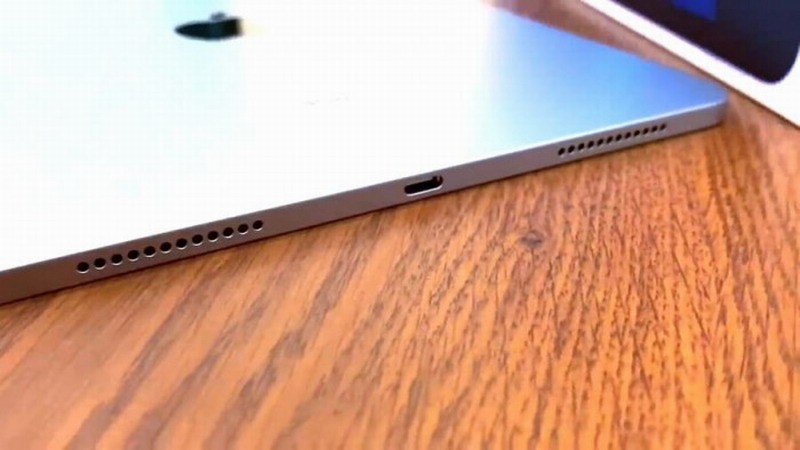 iPhone15或采用USB-C接口引热议 网友吐槽：C口容易坏