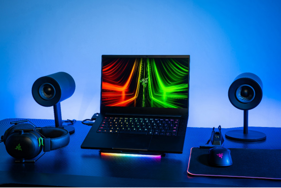 驰骋原力宇宙 全新雷蛇灵刃14 与你共庆《星球大战》45周年