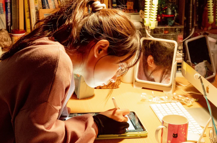 动画业界故事《霸权动画！》真人电影新海报 5月20日上映