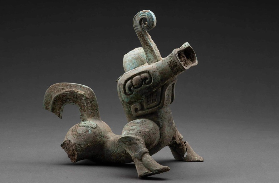 三星堆青铜神兽首次展出 外形酷似机器狗！