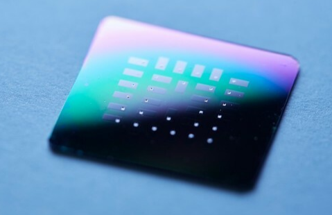 麻省理工学院开发人体内葡萄糖发电电池，为植入式医疗设备供电。