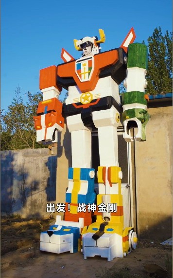 网红打造乡村真人版《战神金刚》 童年经典回来了