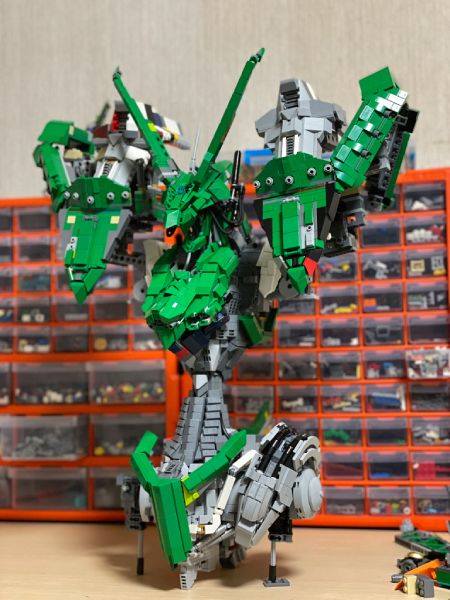 玩家用乐高打造《五星物语》MH 黄金骑士酷炫霸气