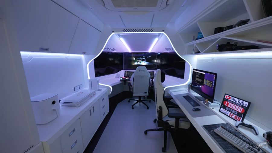 男子花30万元改造房间 仿《星际公民》飞船