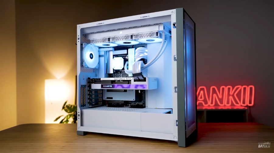 男子花30万元改造房间 仿《星际公民》飞船