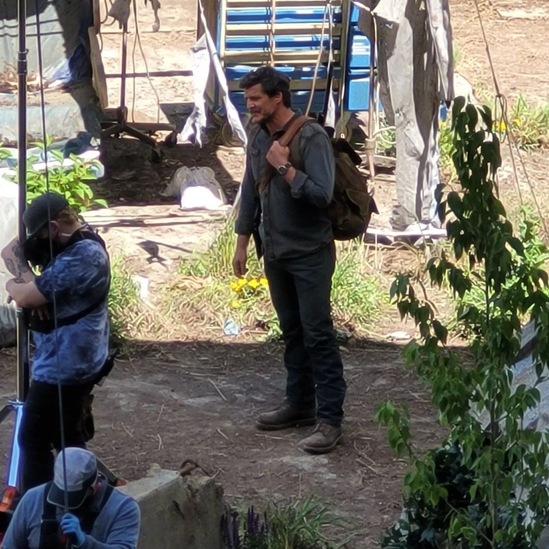 《最后的生还者》剧集新片场照 乔尔和艾莉亮相