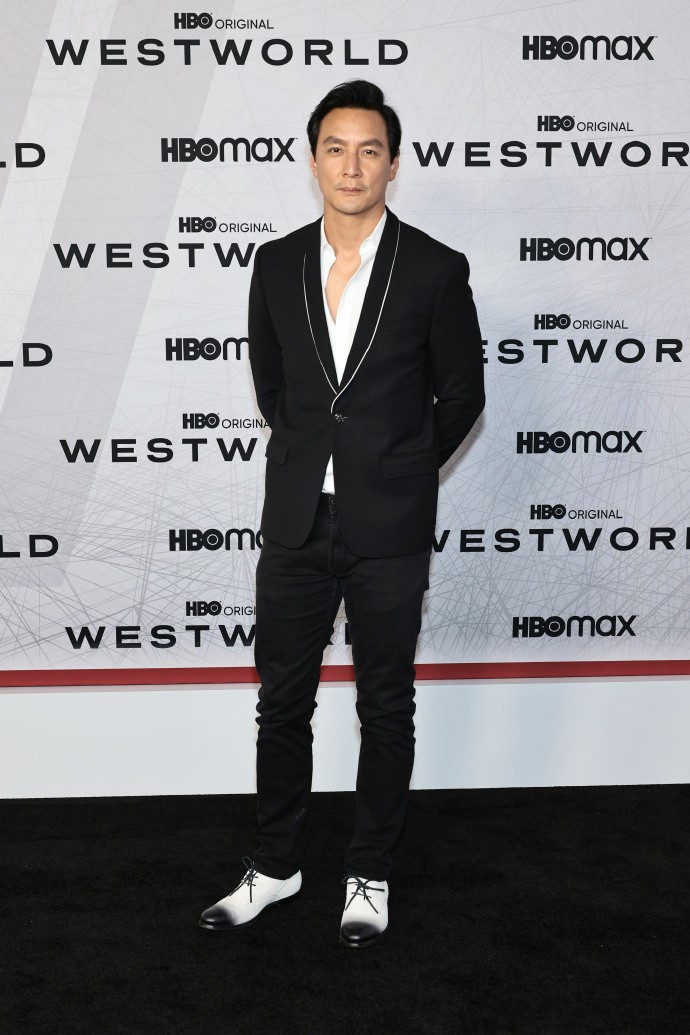 《西部世界》第四季首映礼 吴彦祖一家三口亮相