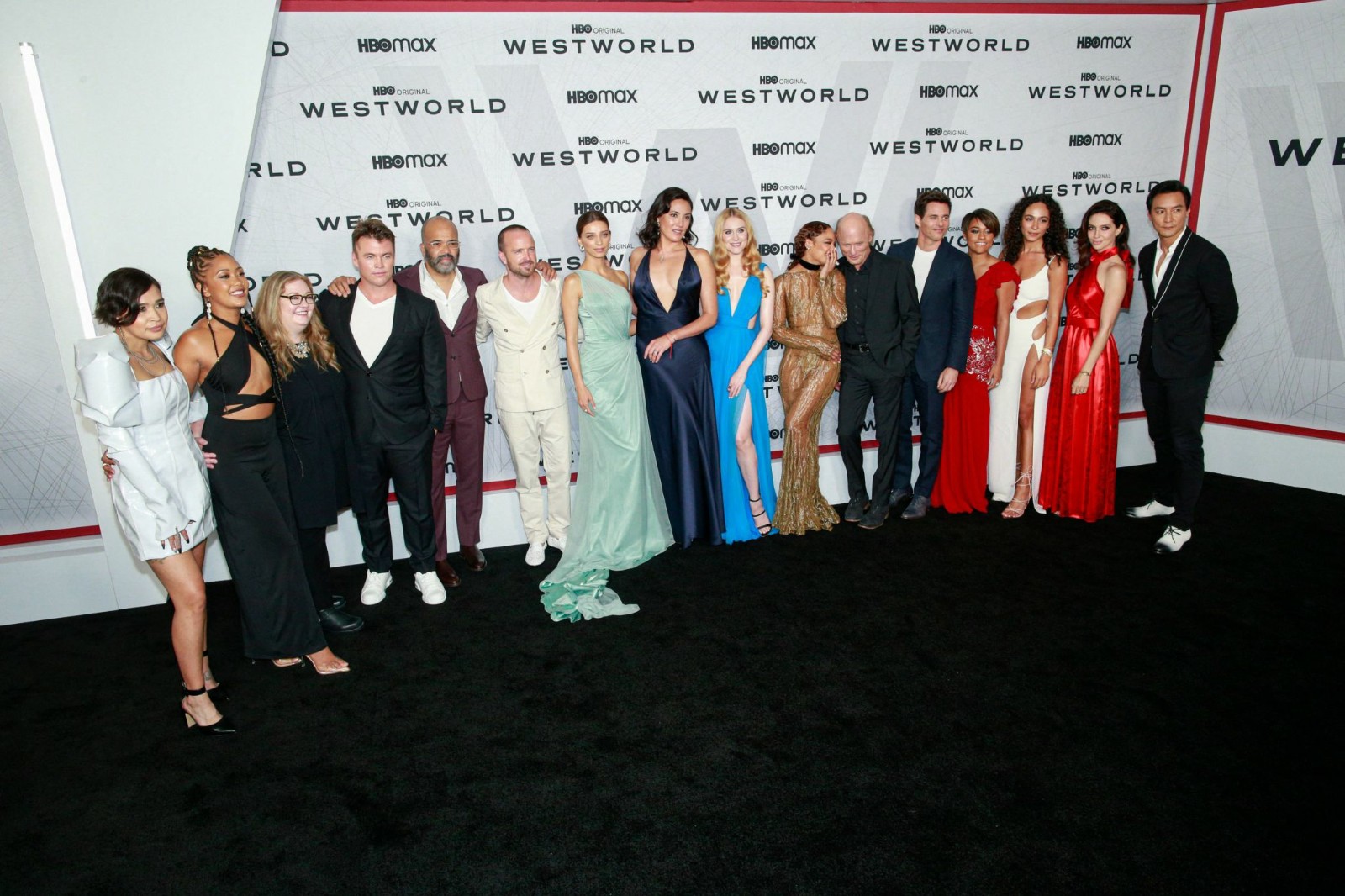 《西部世界》第四季首映礼 吴彦祖一家三口亮相