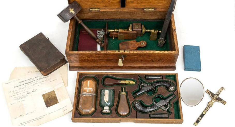 19世纪末真实吸血鬼狩猎箱拍卖成功 原英国贵族拥有