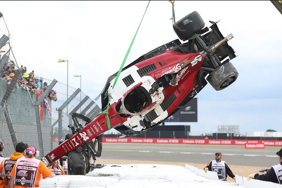 F1中国选手周冠宇车祸 “光环”系统救命