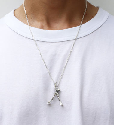 《机动战士高达》全新周边公开 元祖高达最后一击银坠