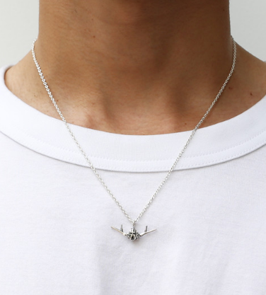 《机动战士高达》全新周边公开 元祖高达最后一击银坠