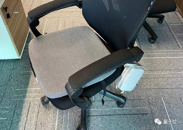 每个工位装监控 深圳公司神操作引热议