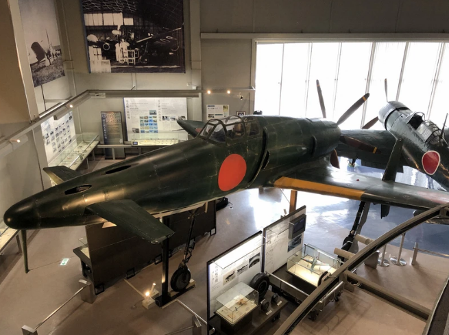 《打击者1945》名机震电实大模型亮相 奇葩前翼式鸭翼设计