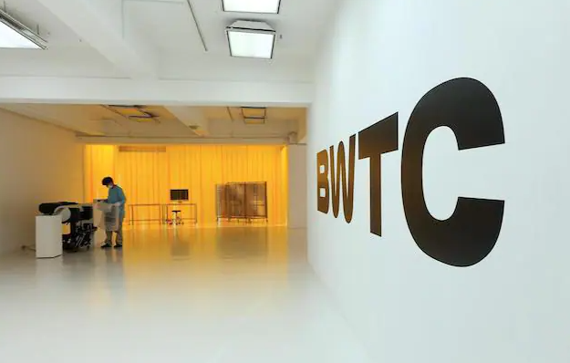 前卫艺术组织计划新的1000日元收购游客的100秒脑波。