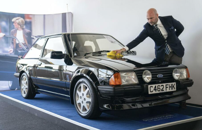 在戴安娜王妃逝世25周年纪念日，她的汽车以65万英镑的价格售出。