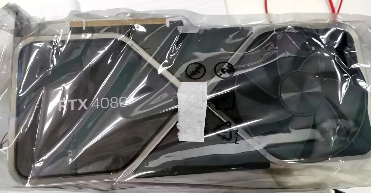 RTX4080显卡实物图曝光:非常像RTX3090