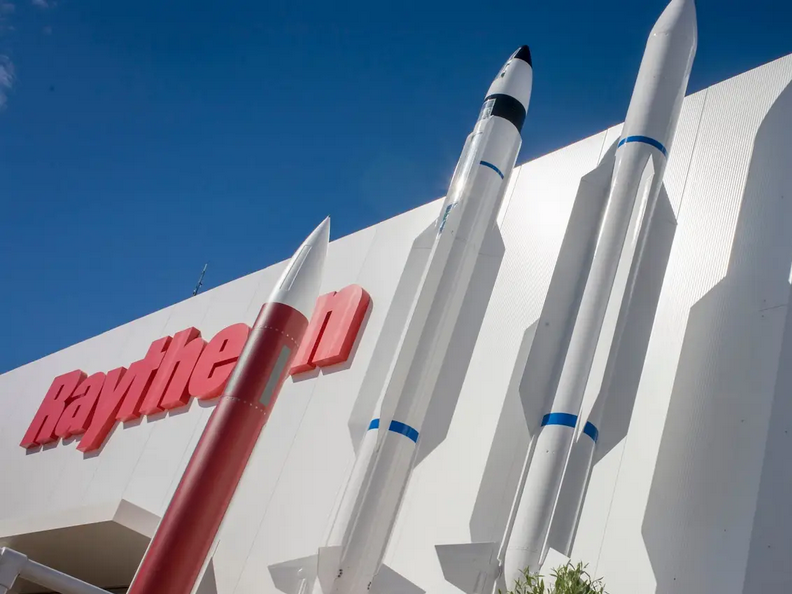 科技领域的女权组织与军火商合作招致批评。