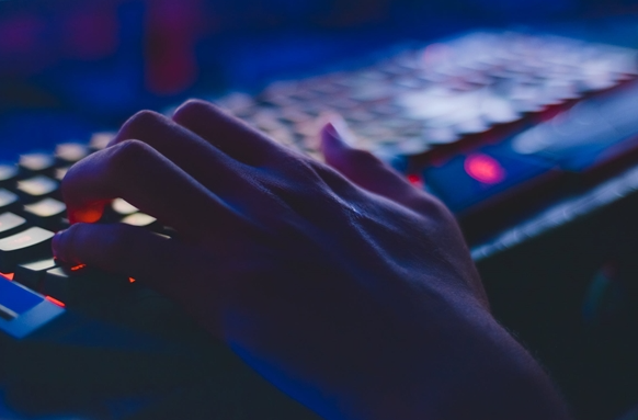 12岁的熊海子打游戏花了17万，妈妈还房贷时才发现。