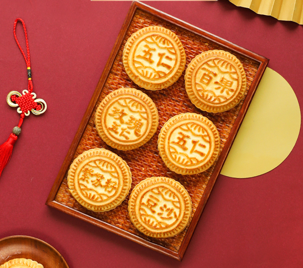 边吐槽边买五仁月饼，占据中秋销量榜首。