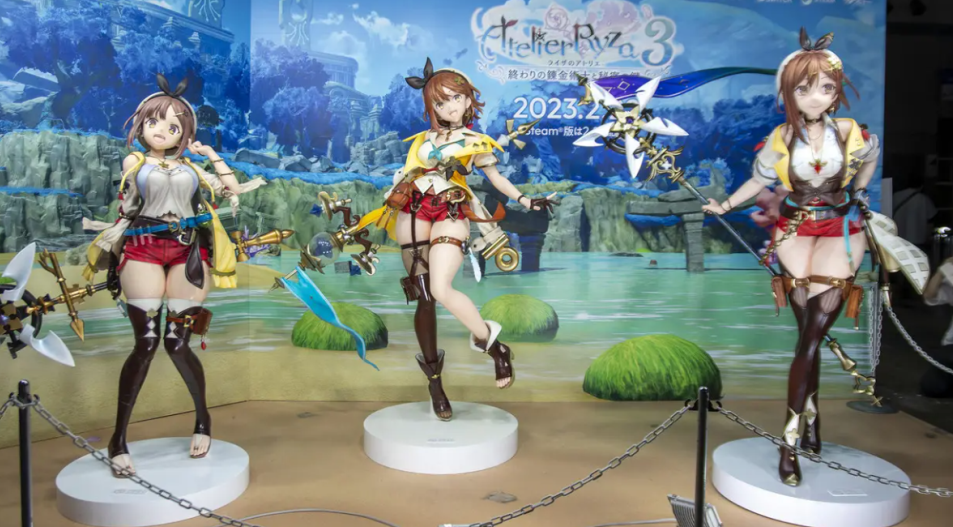 光荣、大小相等，莱莎处理三种风格，效果不错，风格千奇百怪。