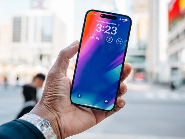 为什么年轻人爱买iPhone可能性价比更高。