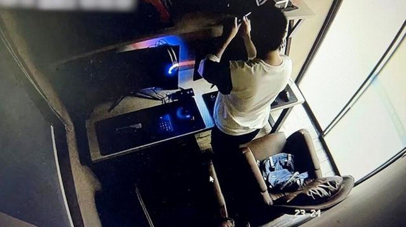 男人开网吧，偷显卡。百度如何拆现场学疯狂偷？