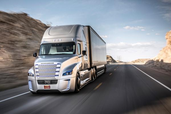 在能源危机下，大量电动卡车在欧洲高速公路上行驶太难了。