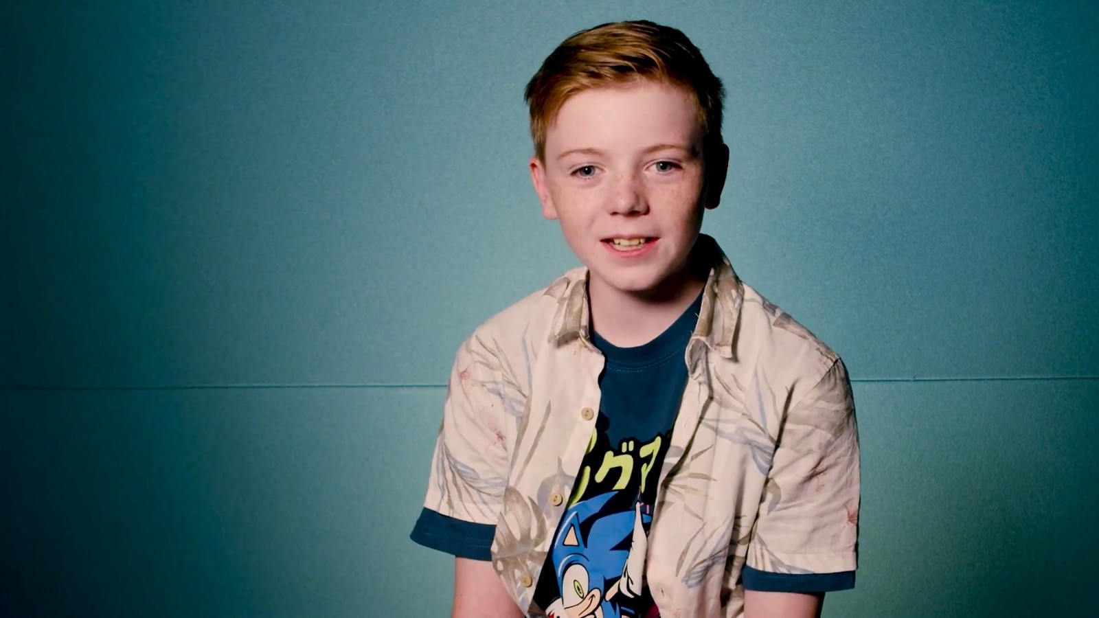 《瘟疫传说：安魂曲》小男孩雨果的配音演员采访视频