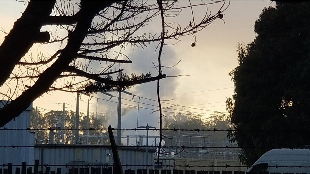 特斯拉电池储存设施的火灾情况得到控制，无人受伤。